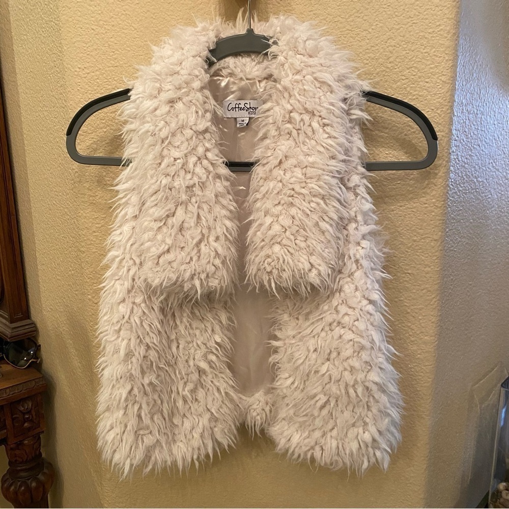 COFFEE SHOP Girls Kids White Faux Fur Open Vest Size Medium